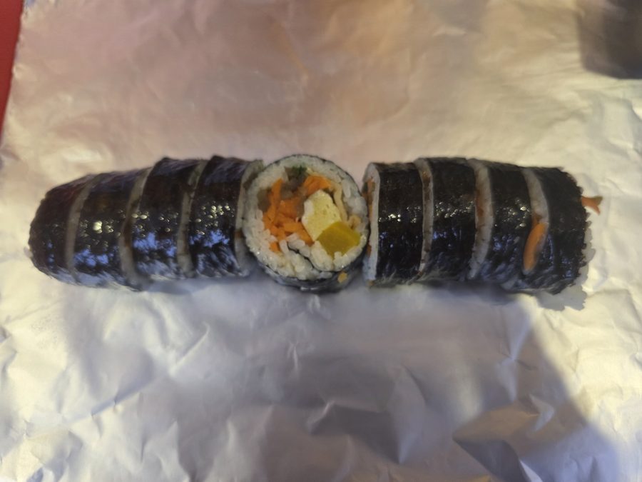 야채김밥 단면 — 당근·단무지·계란